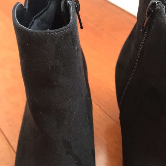 Pointed Toe Black Booties - Picture 4 of 9